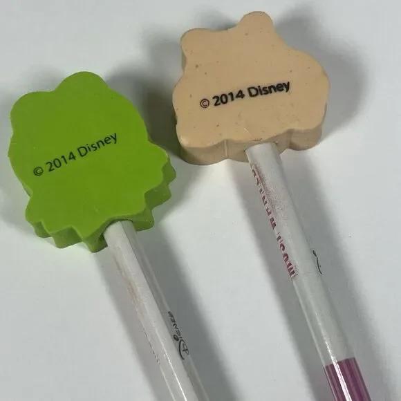 Muppets Most Wanted pencils Miss Piggy & Kermit Pencil Topper Erasers - Picture 5 of 5